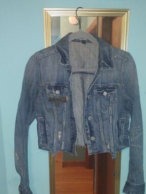 American Eagle Outfitters Cropped Blue Denim Jacket with Frayed Hem